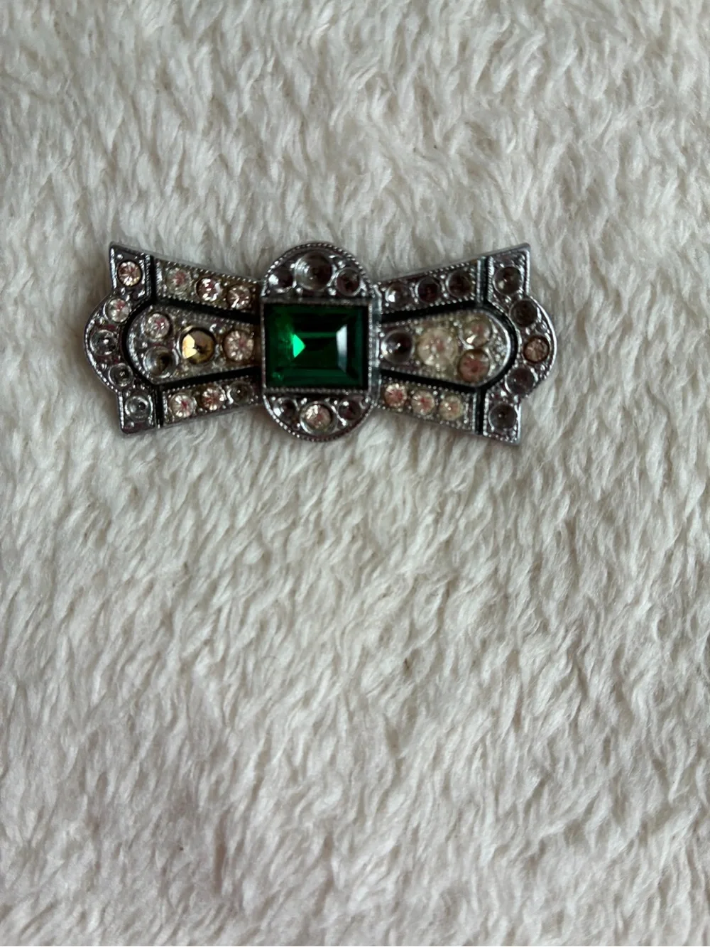 Vintage-Inspired Green Crystal Bow Brooch - Unbranded